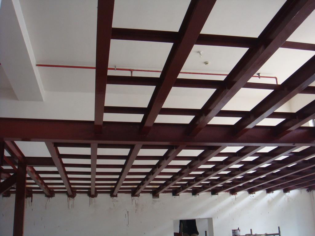 青岛钢结构二层的隔层有哪些应用优势?